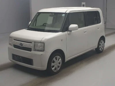 TOYOTA PIXIS SPACE