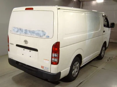TOYOTA HIACE VAN