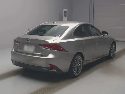 LEXUS IS