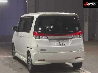 MITSUBISHI DELICA D2