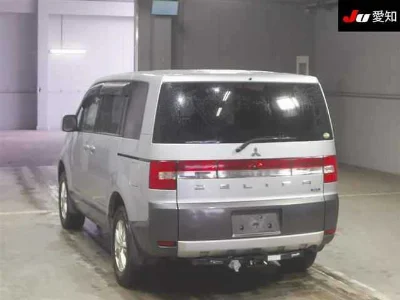 MITSUBISHI DELICA D5