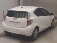Цена авто Toyota Aqua с аукционов Японии, номер кузова NHP10, пробег 38 000, оценка 4