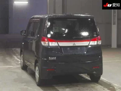 MITSUBISHI DELICA D2