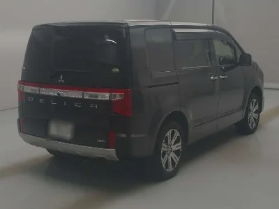 MITSUBISHI DELICA D5