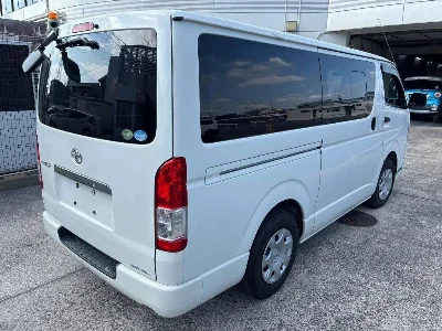 TOYOTA REGIUS VAN