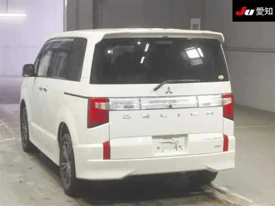 MITSUBISHI DELICA D5