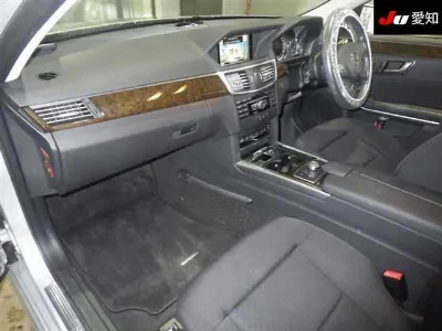 MERCEDES BENZ E CLASS