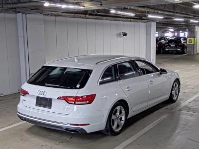 AUDI A4 AVANTE