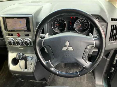 MITSUBISHI DELICA D5