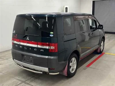 MITSUBISHI DELICA D5