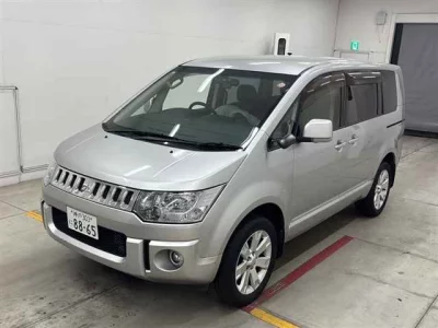 MITSUBISHI DELICA D5