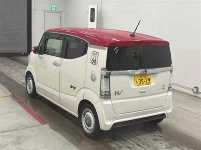 HONDA N BOX SLASH