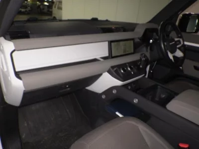 LAND ROVER DEFENDER