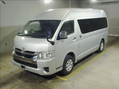 TOYOTA HIACE