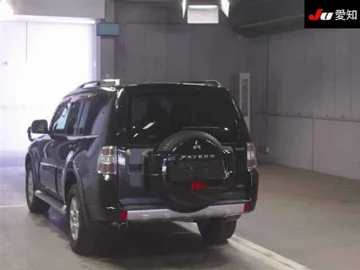 MITSUBISHI PAJERO