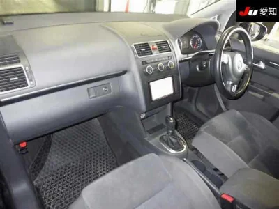 VOLKSWAGEN GOLF TOURAN