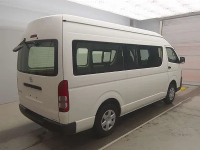 TOYOTA REGIUS VAN