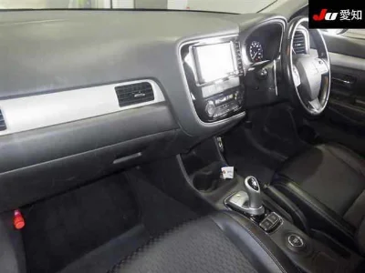 MITSUBISHI OUTLANDER PHEV