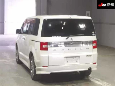 MITSUBISHI DELICA D5