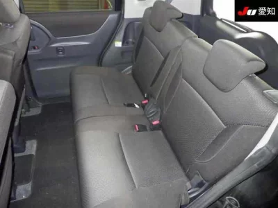 MITSUBISHI DELICA D2