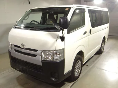 TOYOTA REGIUS VAN