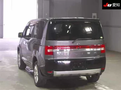 MITSUBISHI DELICA D5
