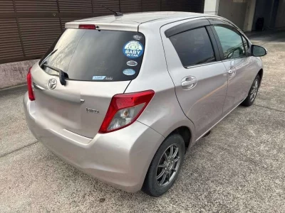 TOYOTA VITZ