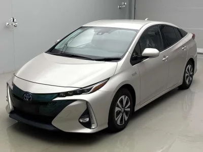 TOYOTA PRIUS PHV