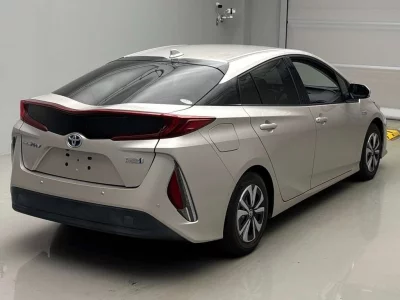 TOYOTA PRIUS PHV