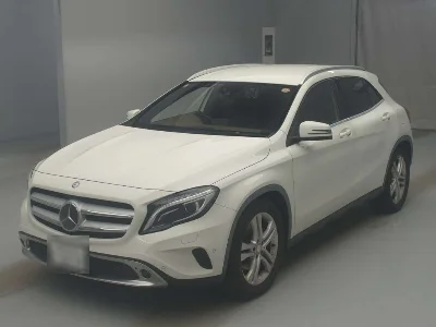 MERCEDES BENZ GLA