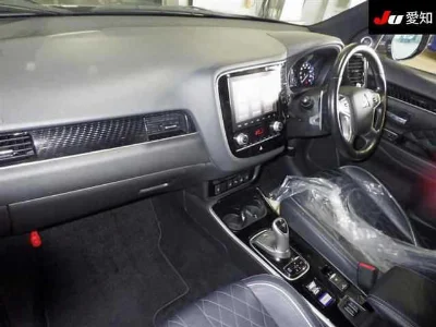 MITSUBISHI OUTLANDER PHEV