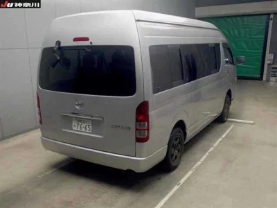 TOYOTA HIACE