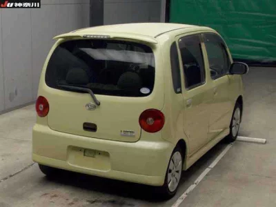 DAIHATSU MOVE LATTE