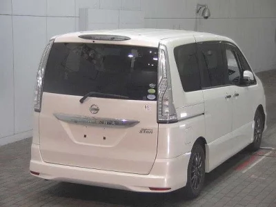 NISSAN SERENA