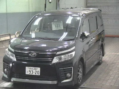 TOYOTA VOXY
