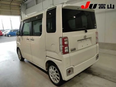 TOYOTA PIXIS MEGA