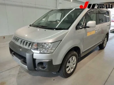 MITSUBISHI DELICA D5