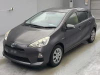 Цена авто Toyota Aqua с аукционов Японии, номер кузова NHP10, пробег 100 000, оценка 2