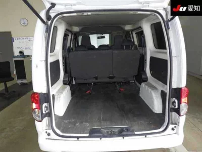 NISSAN NV200