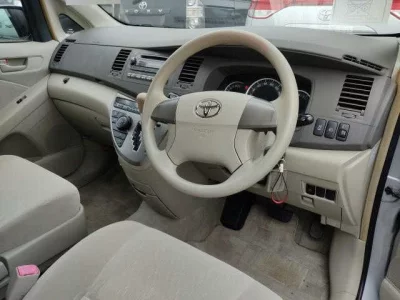 TOYOTA ISIS
