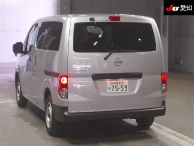 NISSAN NV200