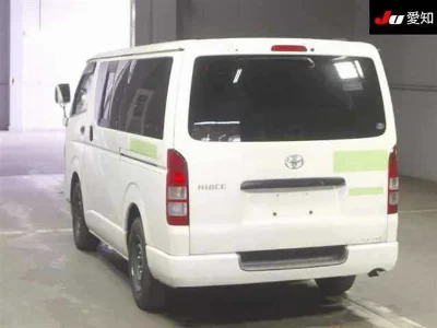 TOYOTA HIACE VAN