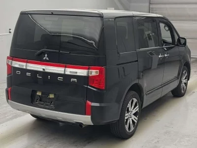 MITSUBISHI DELICA D5