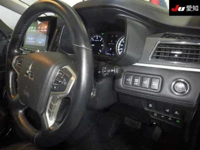 MITSUBISHI DELICA D5