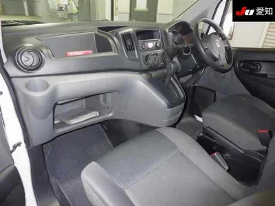 NISSAN NV200