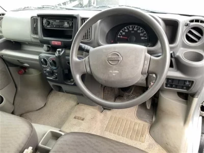 NISSAN CLIPPER VAN