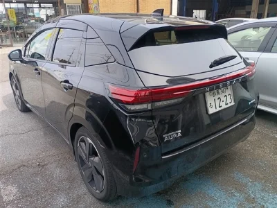 NISSAN AURA