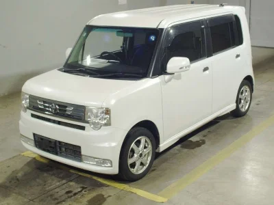 TOYOTA PIXIS SPACE