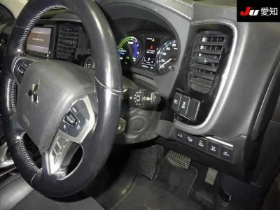 MITSUBISHI OUTLANDER PHEV