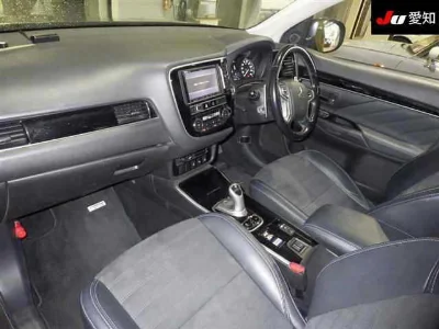 MITSUBISHI OUTLANDER PHEV